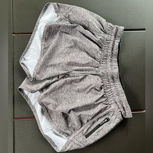 Lululemon Track that mid-rise lined short in 4 in. Grey color size 8